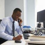 Un Assistant Administratif