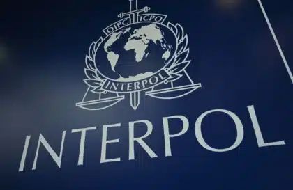 INTERPOL recrute
