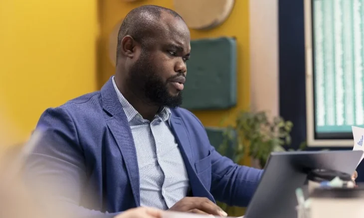 emploi togo gestionnaire logistique